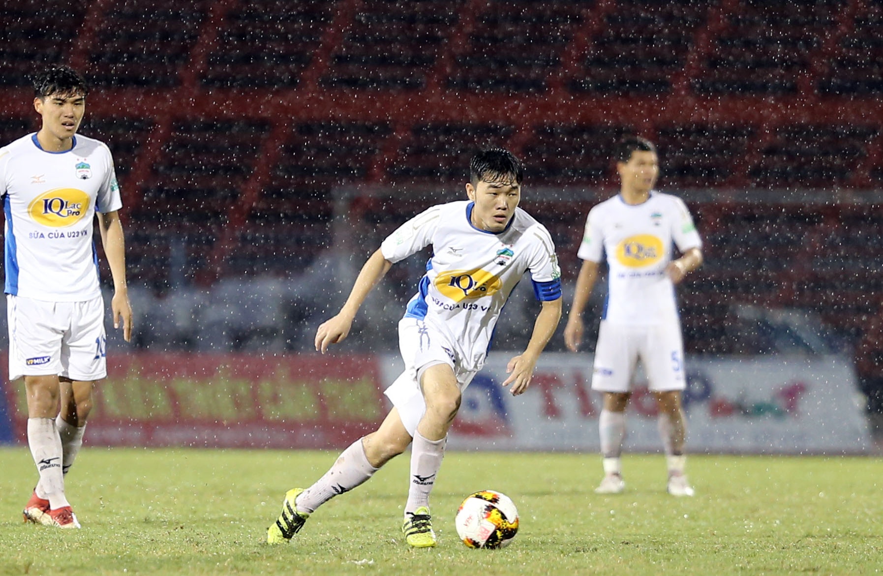 Can Tho gianh 1 diem truoc HAGL nho 'bat mach' duoc Xuan Truong hinh anh