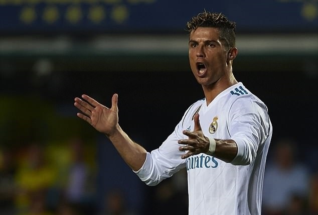 Huyền thoại Liverpool chê Ronaldo không còn hay như trước ảnh 2 Huyen thoai Liverpool che Ronaldo khong con hay nhu truoc anh 2