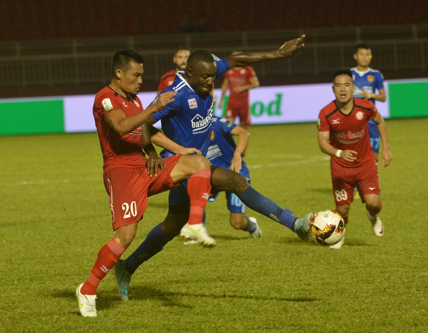 Co Huu Thang,  doi TP.HCM van chua 'giai han' anh 8