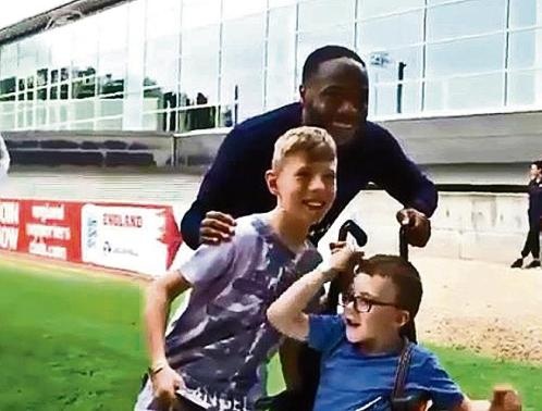 Sterling va noi oan tot cung mot thien tai anh 4