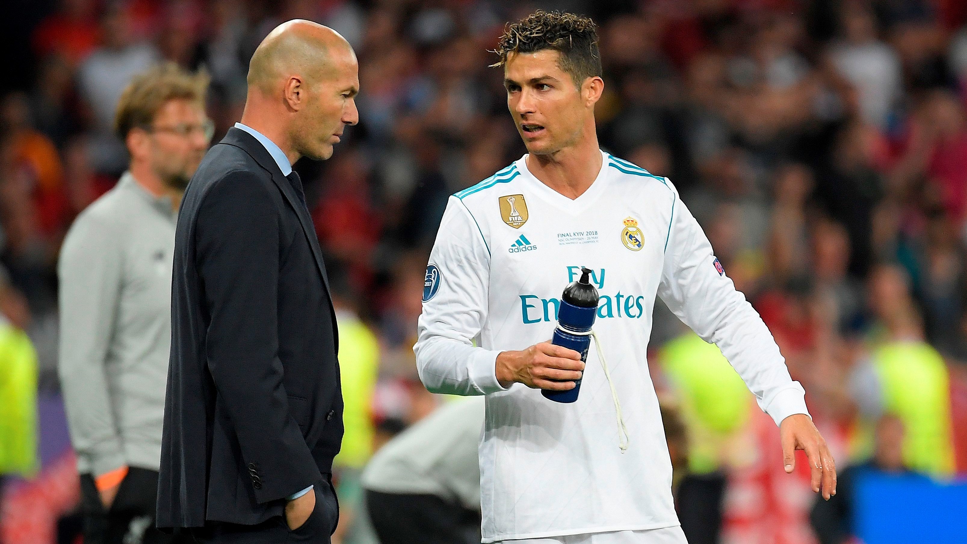 Zidane ra di de khien Real Madrid mat Ronaldo hinh anh