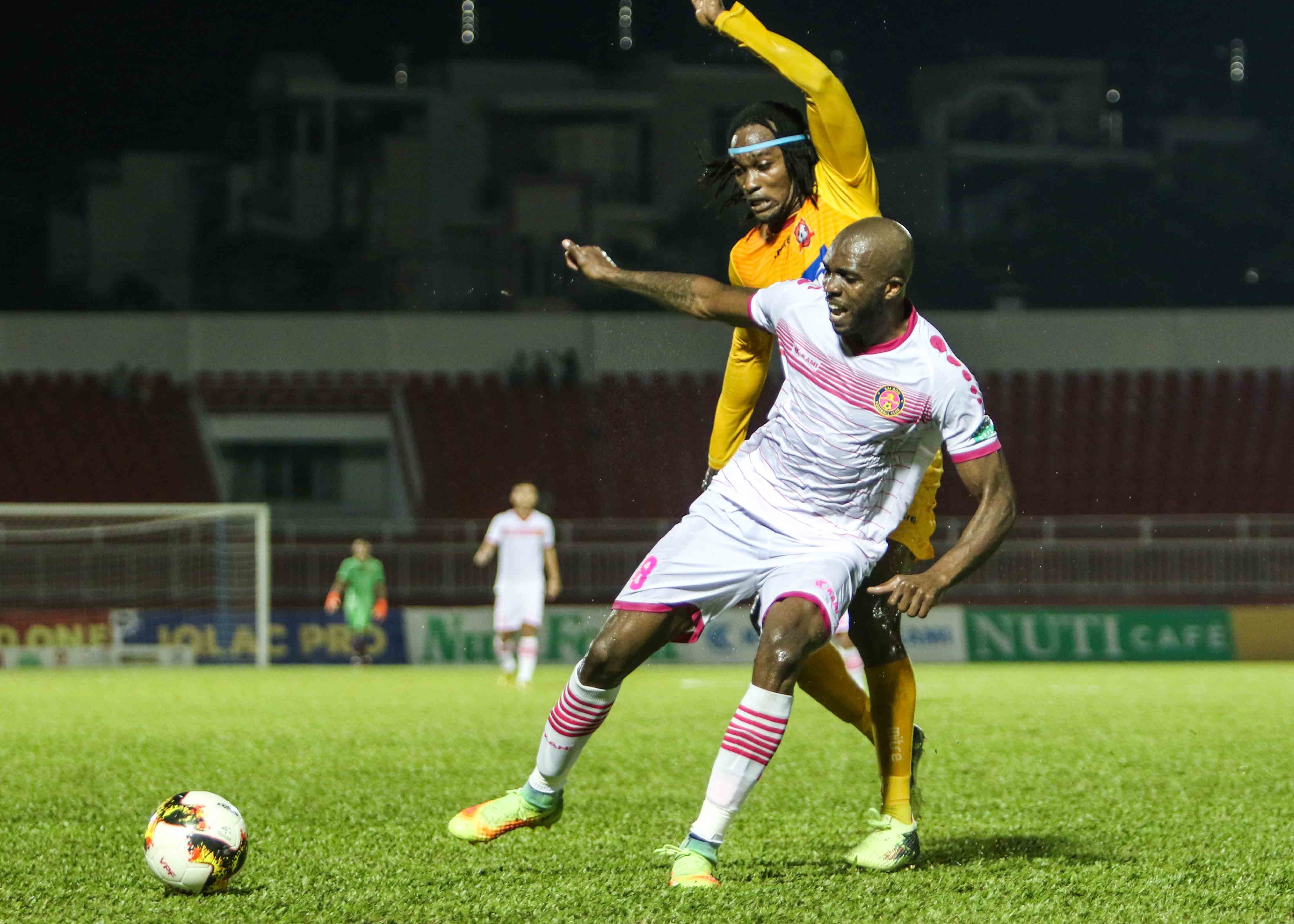 Lam 'Tay' len dong,  Hai Phong lay 3 diem truoc Sai Gon anh 8