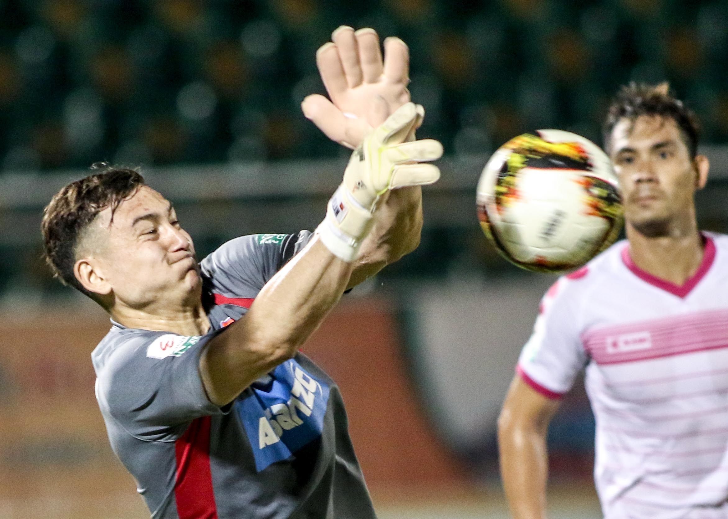 Lam 'Tay' len dong, xung danh thu thanh so 1 tuyen Viet Nam hinh anh