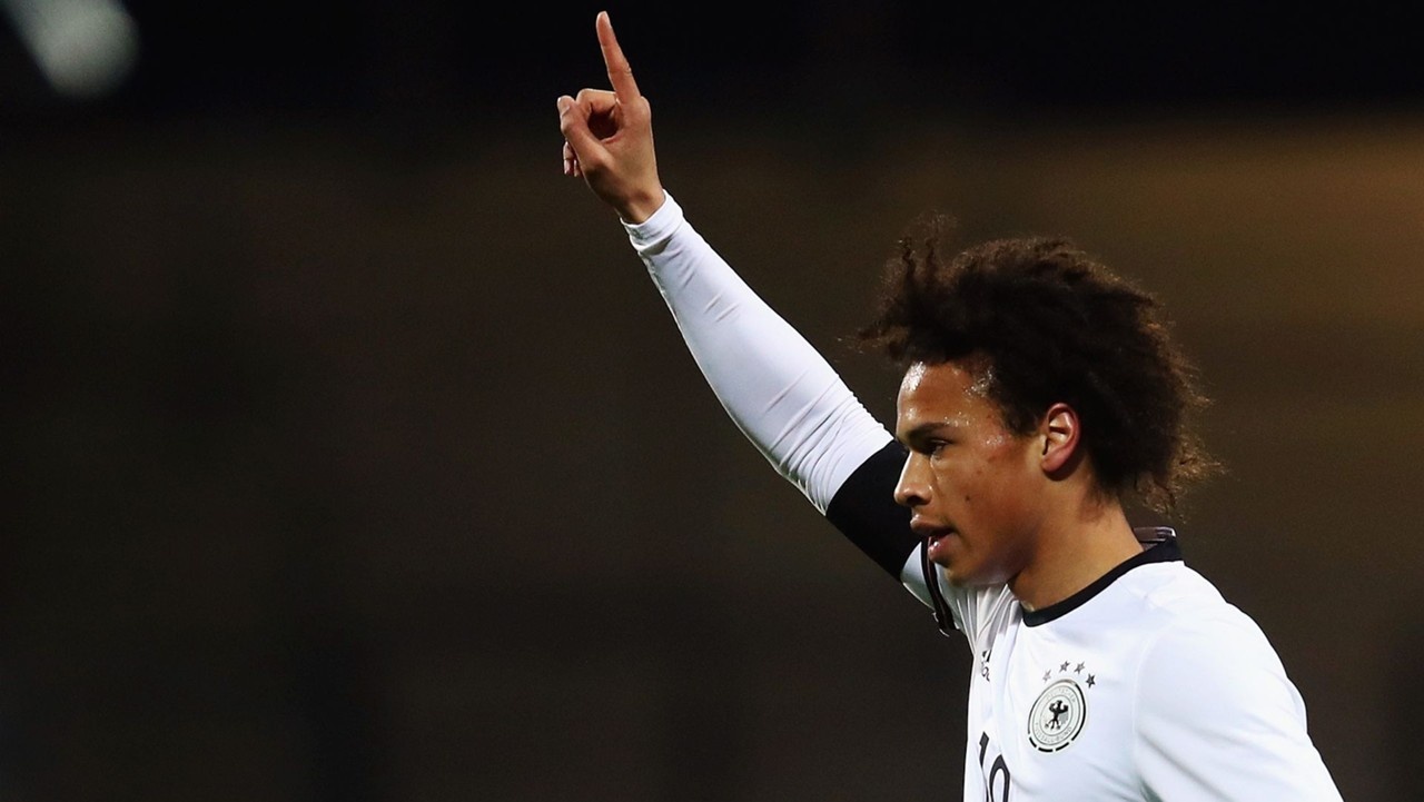 Loai Sane, HLV tuyen Duc dang ao tuong suc manh? hinh anh