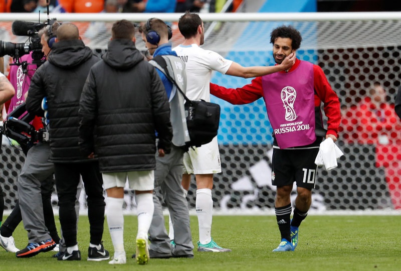 Mohamed Salah du bi con duoc khen kha hon Luis Suarez anh 2
