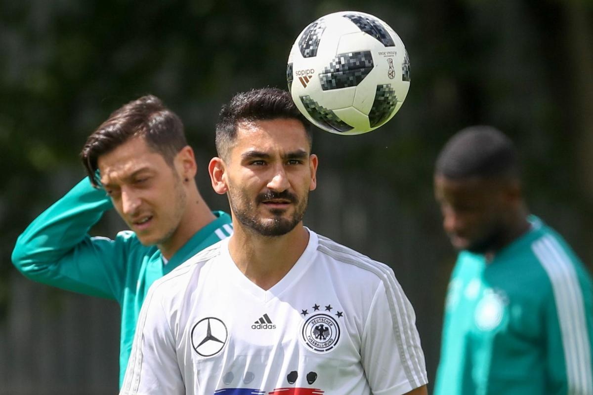 Tuyển Đức với điều bất thường mang tên Mesut Oezil ảnh 2 Tuyen Duc voi dieu bat thuong mang ten Mesut Oezil anh 2