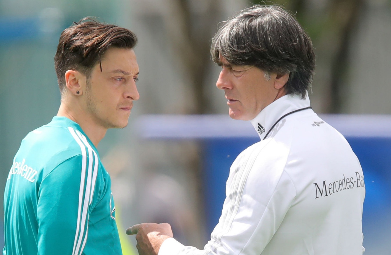 Gap Mexico, tuyen Duc se lam dieu chua tung co voi Oezil hinh anh