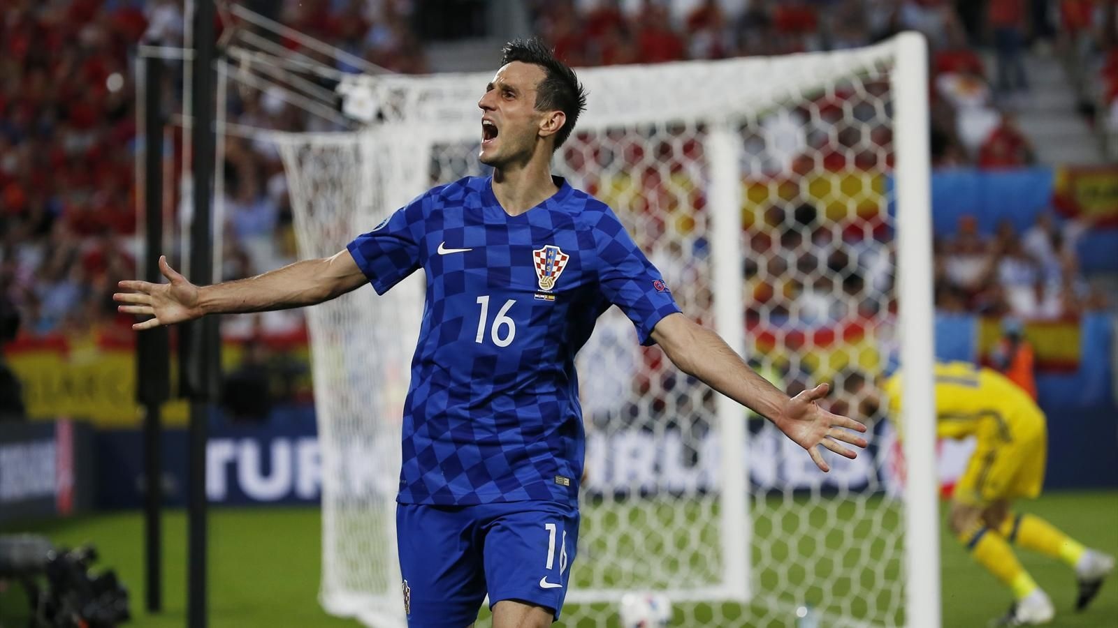 Tu choi ra san, tien dao Croatia truoc nguy co bi duoi ve nuoc hinh anh