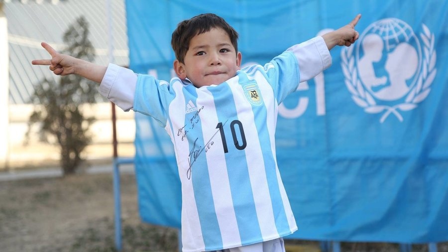 Messi va nghich ly ke ban giac mo phong tung anh 1