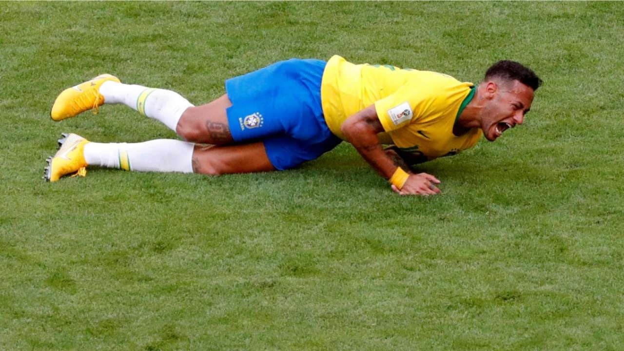 Đặt cạnh Ronaldo 'béo', Neymar mới thấy mình chỉ là sự hổ thẹn ảnh 1 Dat canh Ronaldo 'beo', Neymar moi thay minh chi la su ho then anh 1