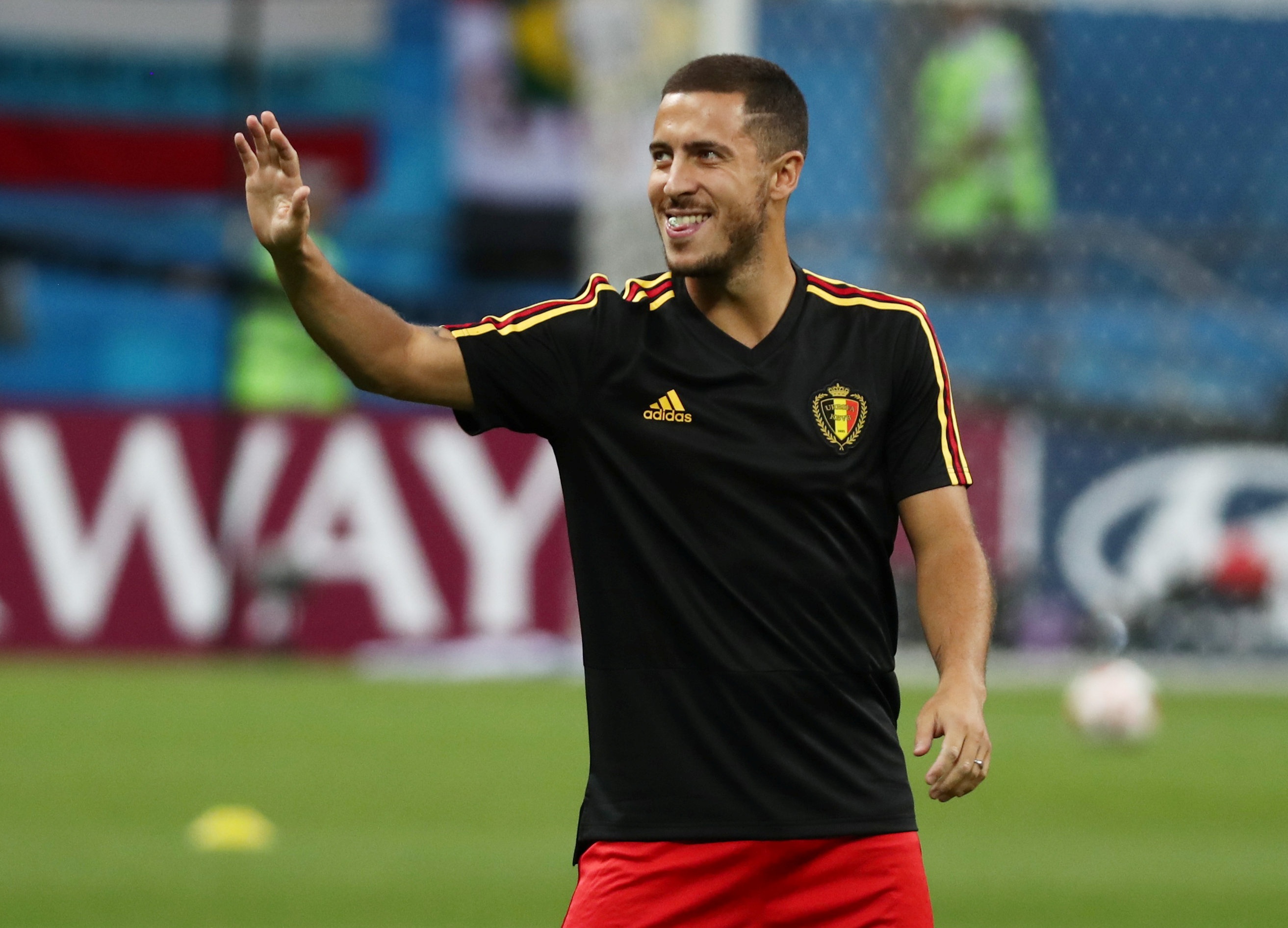 Trong long dich: Hazard, Henry va am muu lat do tuyen Phap hinh anh