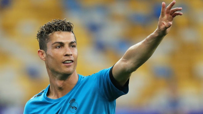 Roi Real, Ronaldo co the tai ngo CLB cu ngay thang 8 hinh anh