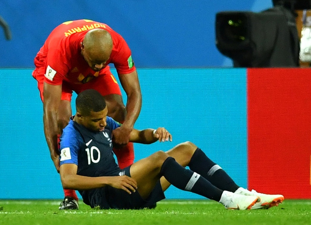 Kylian Mbappe 'dien tro': Co gi phai len an anh 2
