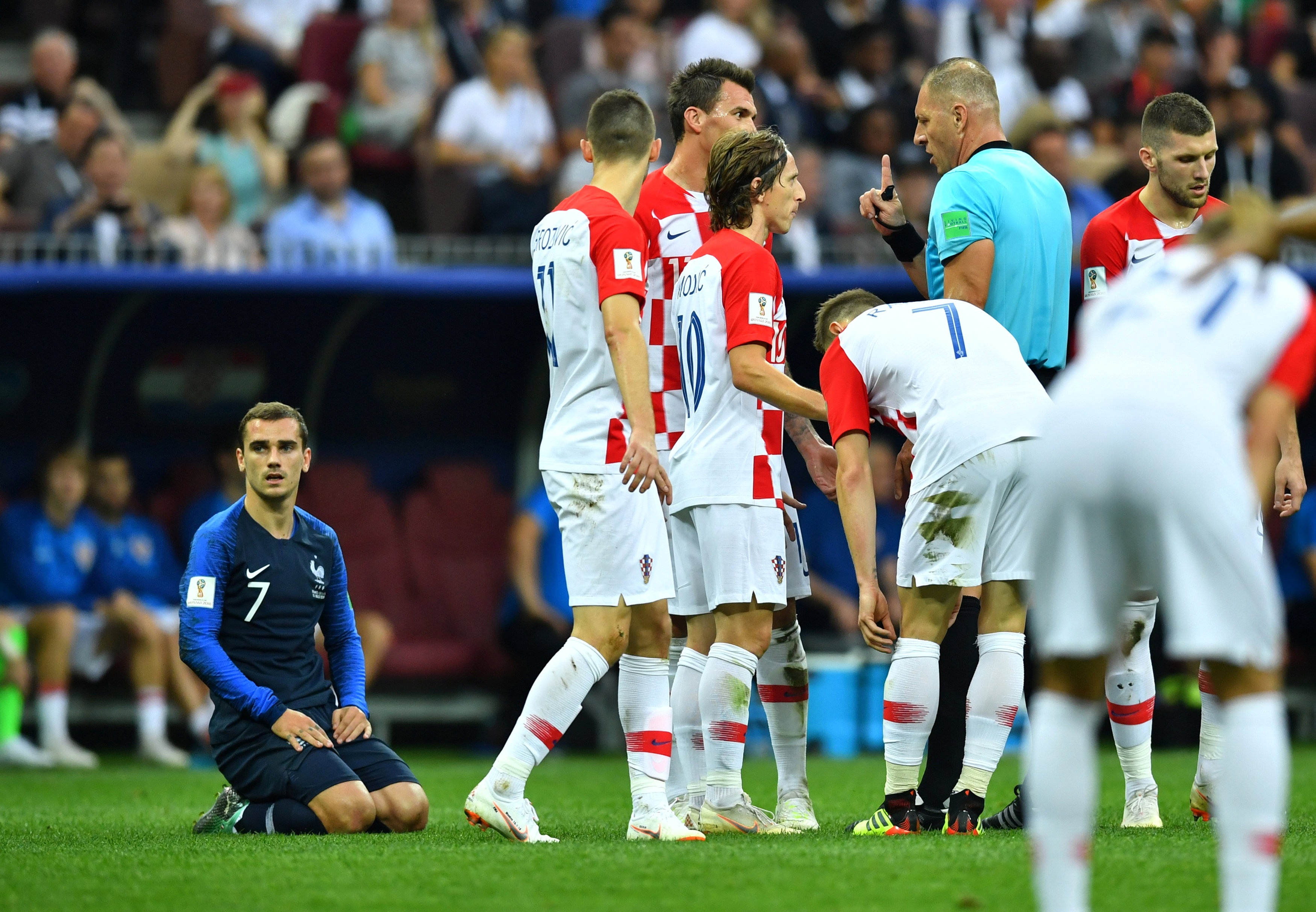 HLV Steve Darby: 'Griezmann an va, nhung Phap xung dang vo dich' hinh anh