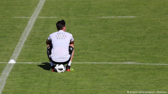 Người Đức đang quá bạc bẽo với Mesut Oezil ảnh 4 Nguoi Duc dang qua bac beo voi Mesut Oezil anh 4