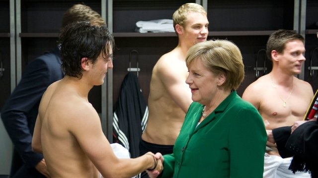 Người Đức đang quá bạc bẽo với Mesut Oezil ảnh 1 Nguoi Duc dang qua bac beo voi Mesut Oezil anh 1