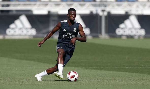 Real thời hậu Ronaldo: Vương triều xây từ hàng thủ ảnh 3 Real thoi hau Ronaldo: Vuong trieu xay tu hang thu anh 3