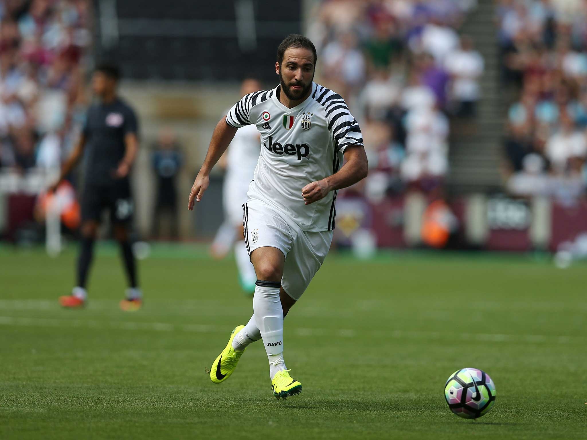 Gonzalo Higuain - Ở lại Italy để 'phục thù' Ronaldo ảnh 3 Gonzalo Higuain - O lai Italy de 'phuc thu' Ronaldo anh 3