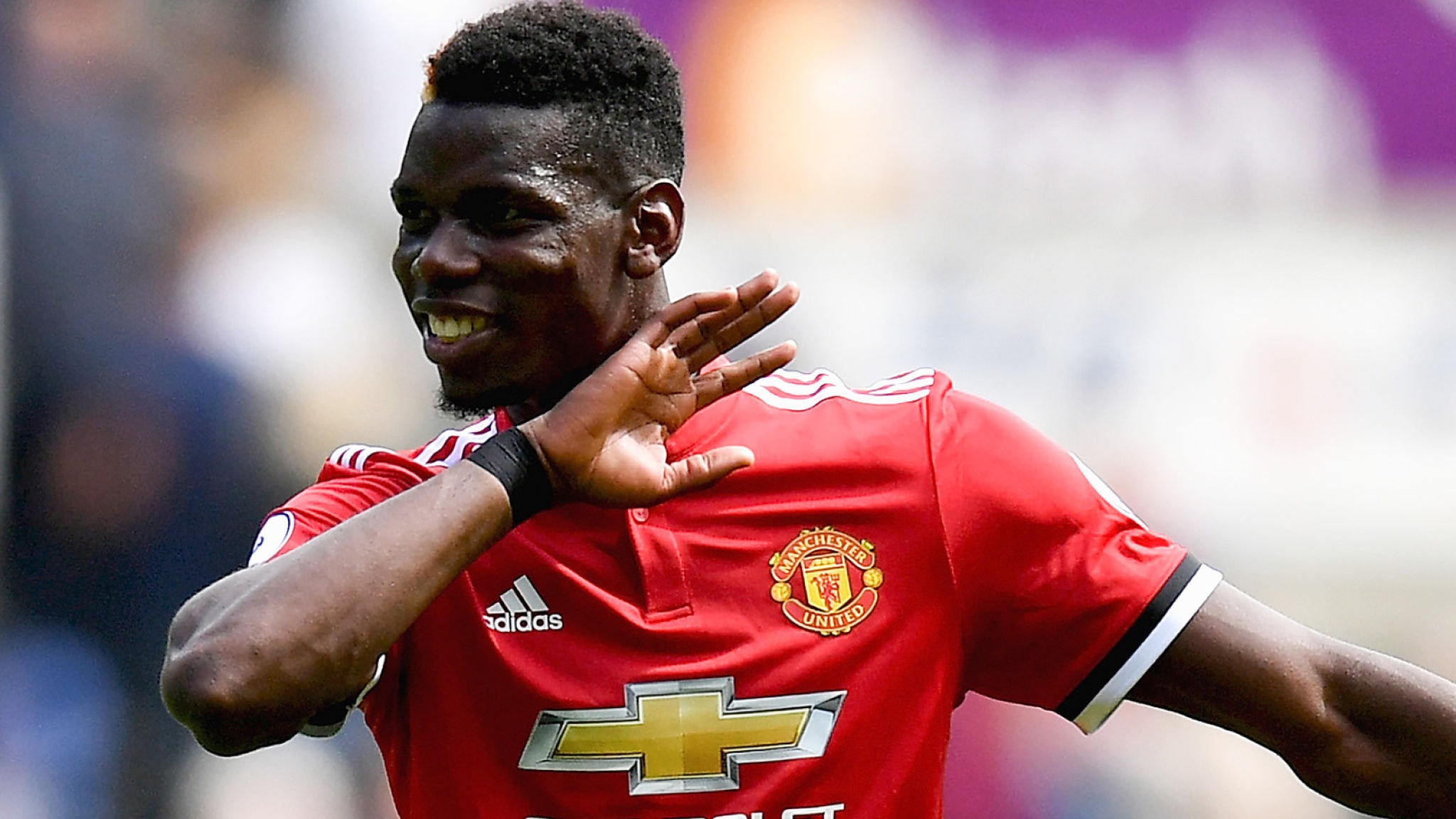 Bi mat gap Pogba,  Barca tinh thuc hien phi vu tao bao anh 2