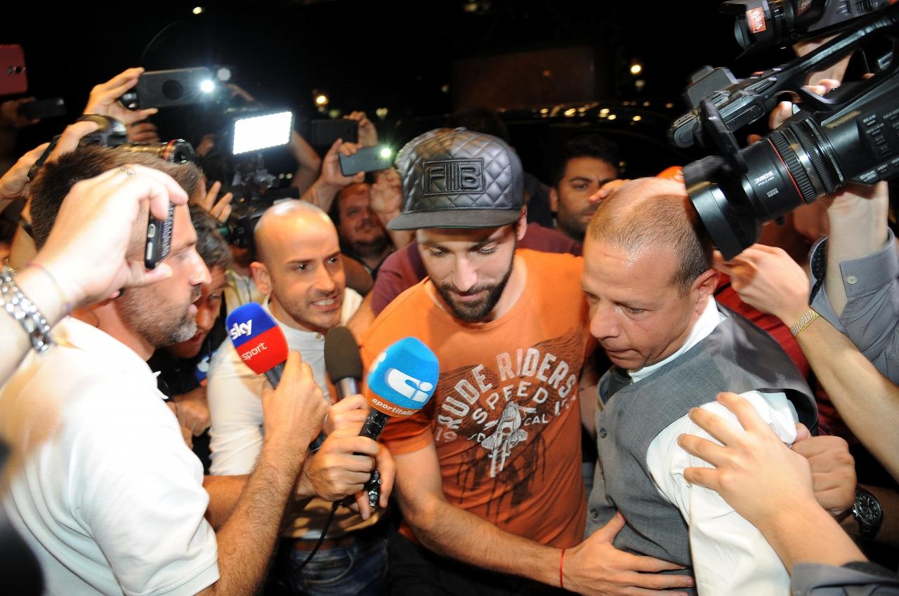 Serie A trở lại thời xưa cũ: Ronaldo đấu phần còn lại của Italy ảnh 2 Serie A tro lai thoi xua cu: Ronaldo dau phan con lai cua Italy anh 2