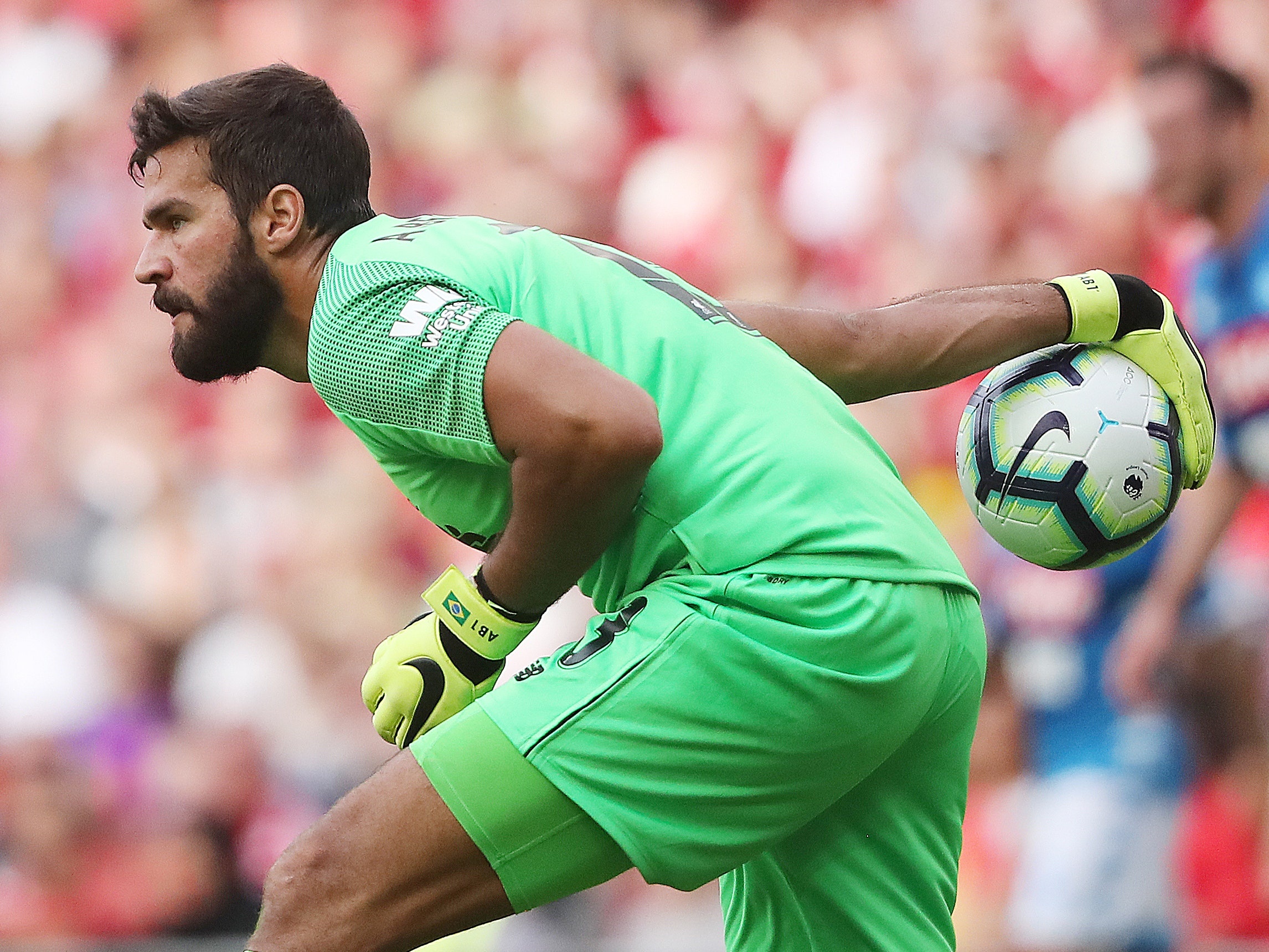 Nhờ đâu các thủ môn có giá hàng chục triệu bảng? ảnh 3 Nho dau cac thu mon co gia hang chuc trieu bang? anh 3