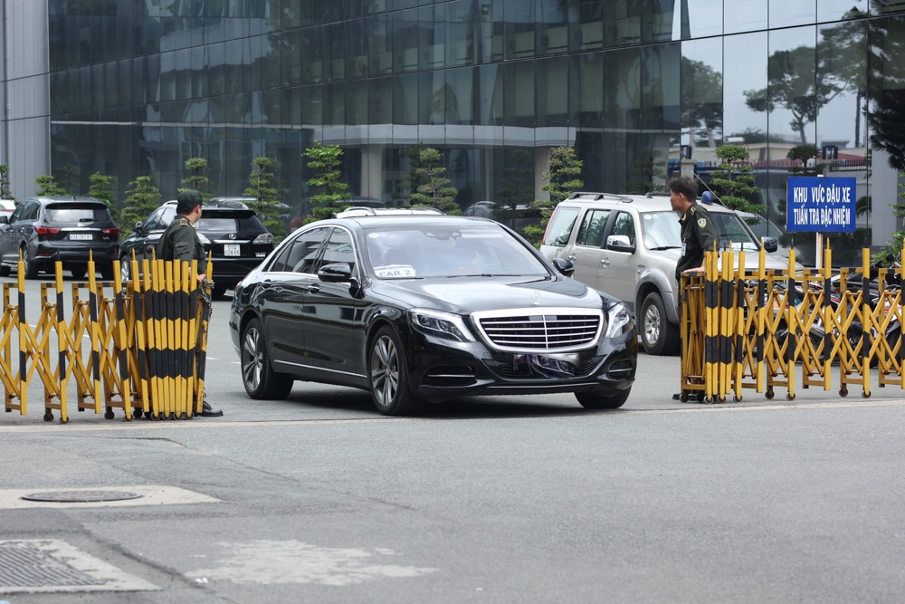 Michael Owen cuoi than thien voi fan Viet Nam tai Sai Gon anh 5
