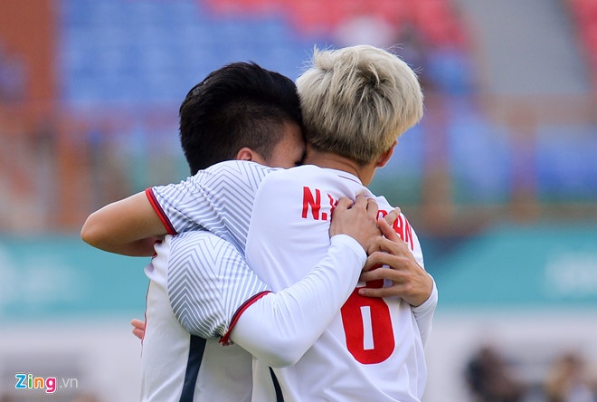 HLV Steve Darby: 'Nguoi ham mo nen tu hao voi tuyen Olympic Viet Nam' anh 1