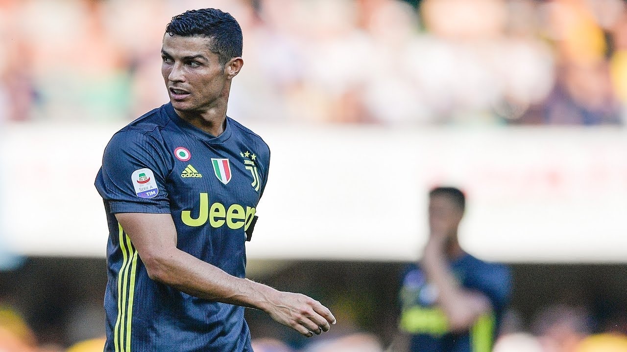 Cristiano Ronaldo - Nhà vua vẫn mê đi săn ảnh 2 Cristiano Ronaldo - Nha vua van me di san anh 2