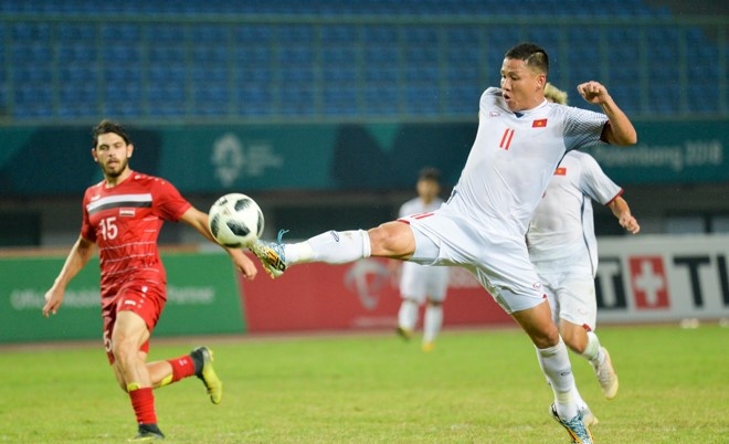 HLV Steve Darby: 'Van Toan qua nhanh, con Anh Duc day tao bao' hinh anh