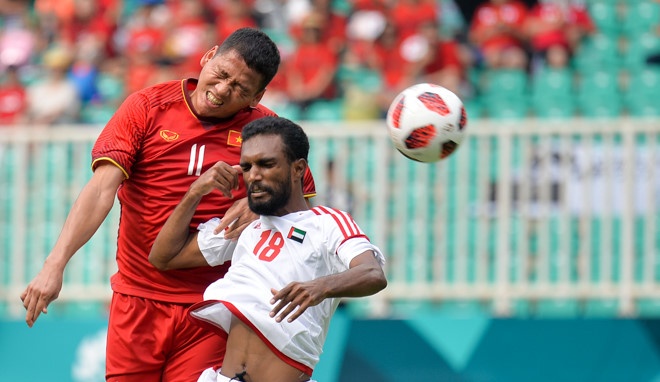 Bao chau A: 'Viet Nam thieu ban nang sat thu de thang UAE' hinh anh