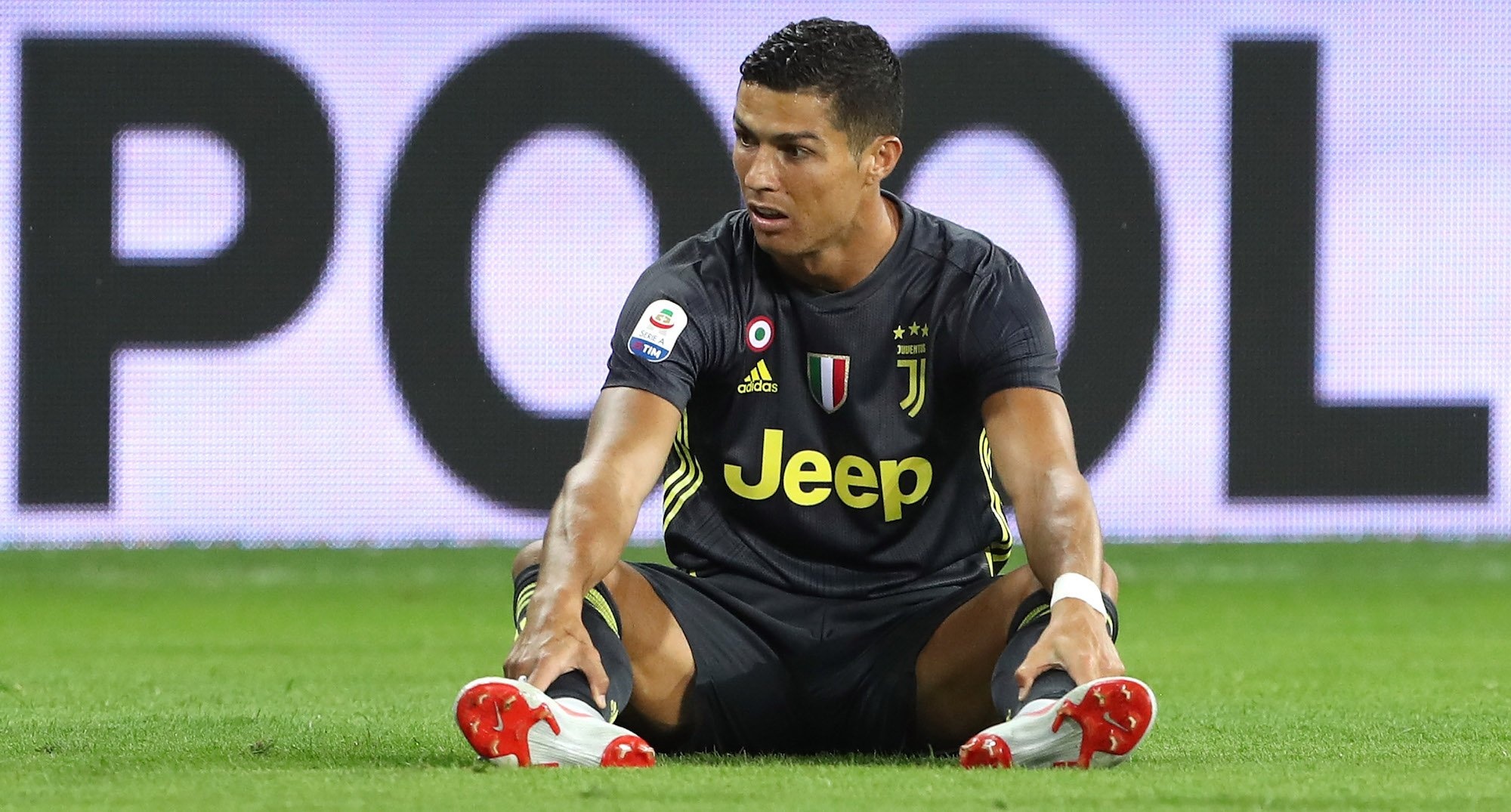 Bao Italy dua tin Juventus muon tao dai ngan ha vi Ronaldo hinh anh