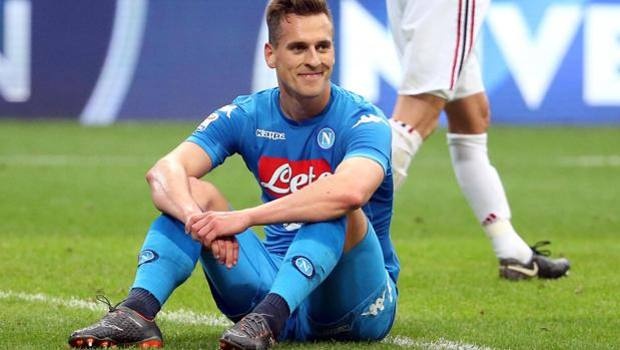 Ngoi sao Napoli bi cuop di sung vao dau sau tran thang Liverpool hinh anh
