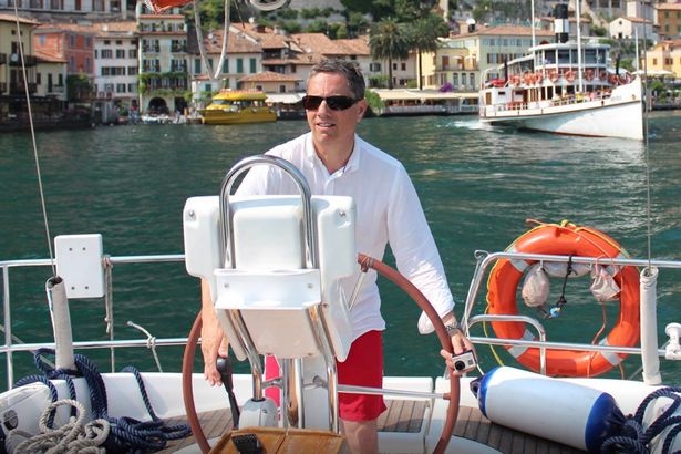 Vụ rơi máy bay của Chủ tịch Leicester ảnh 1 Vu roi may bay cua Chu tich Leicester anh 1