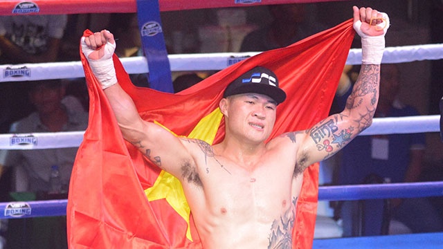 Vo si Truong Dinh Hoang thua tuc tuoi o tran quyen anh 400 trieu dong hinh anh