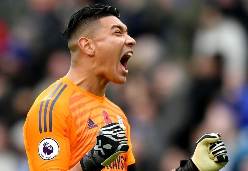 Thu mon Philippines Etheridge chay dua voi thoi gian de du AFF Cup hinh anh