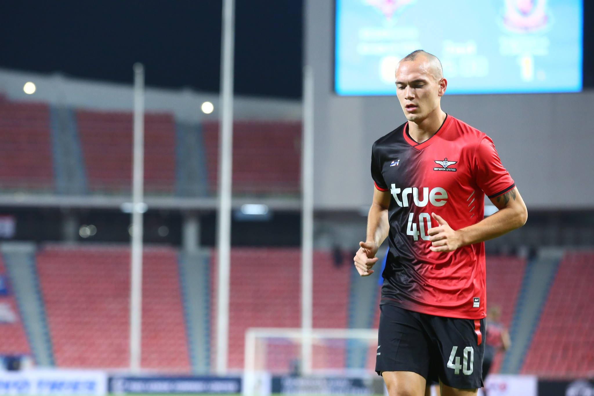 Doi tuyen Thai Lan mat trung ve tung choi bong o Duc het AFF Cup hinh anh