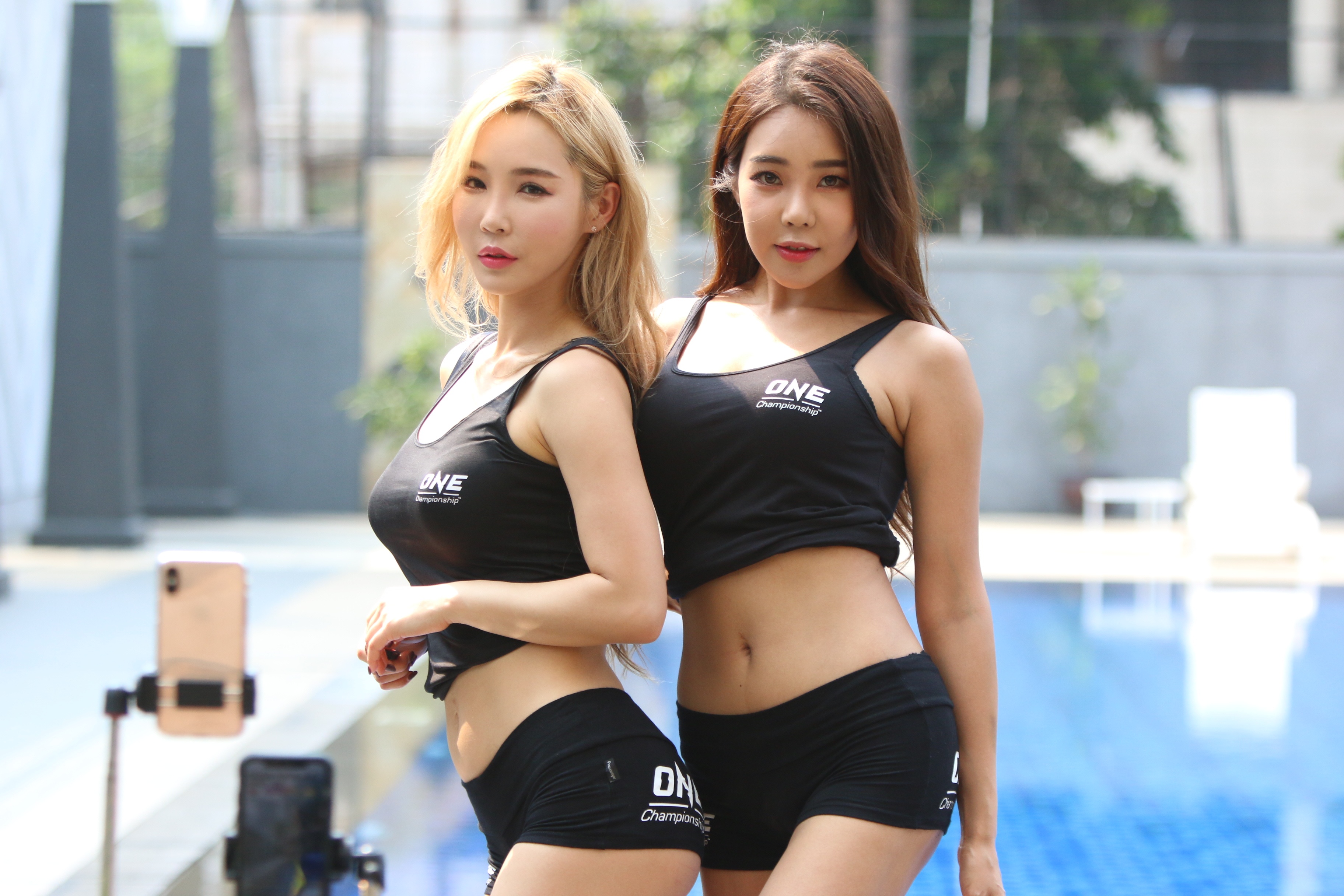 Dan 'Ring Girl' chuc thay tro Park Hang-seo vo dich AFF Cup 2018 hinh anh