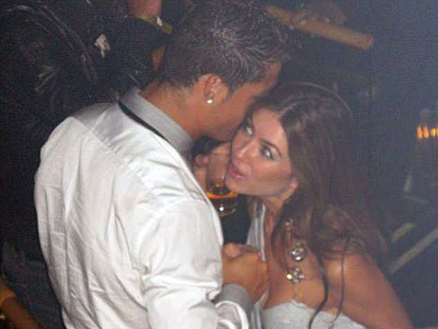 Vu Ronaldo bi to hiep dam co tinh tiet moi hinh anh
