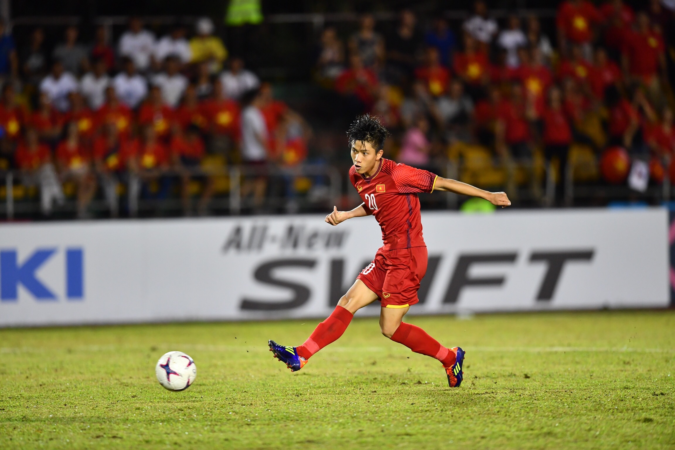 HLV Darby: 'Pha bat buoc mot cua Phan Van Duc that tuyet voi' hinh anh