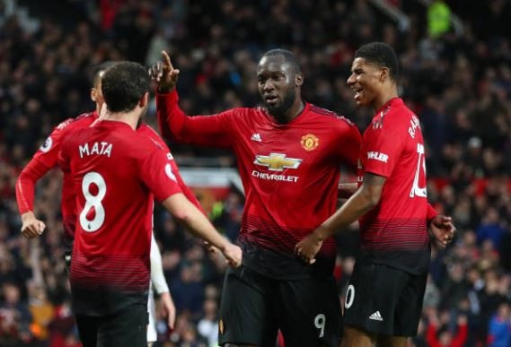 Lukaku lap cong giup MU de bep doi bet bang hinh anh