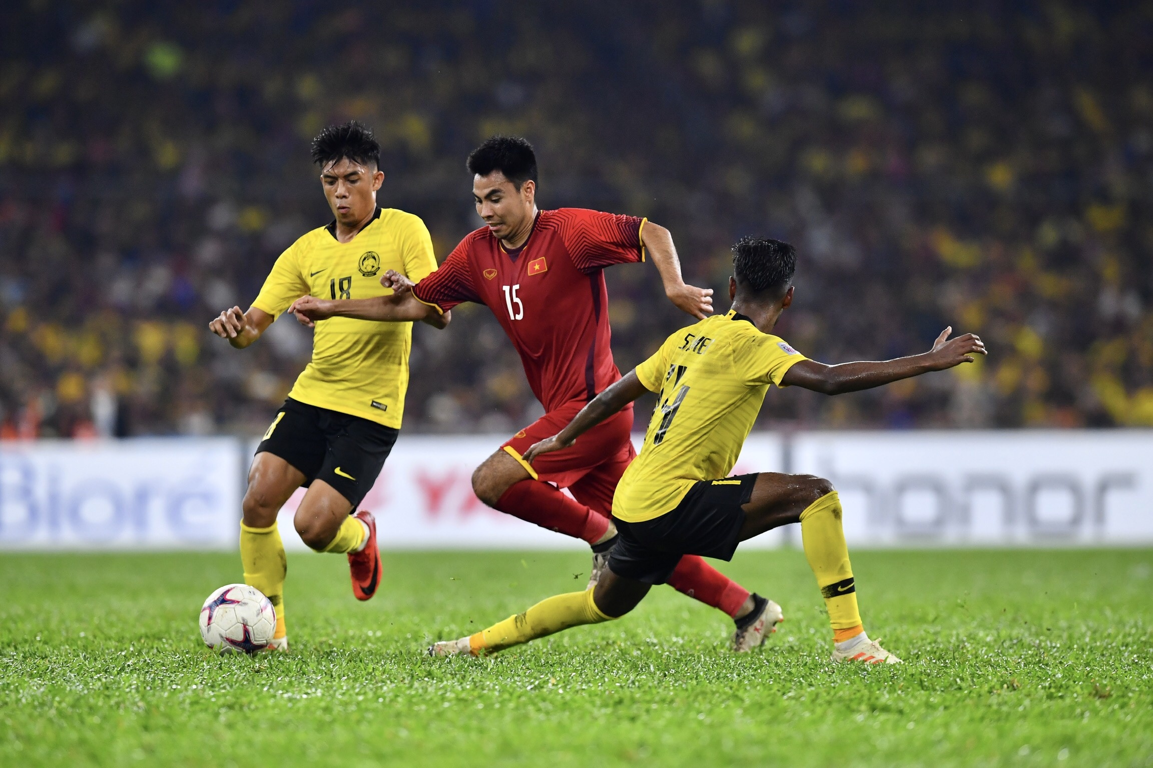 Bao Malaysia che hang thu doi nha da kem truoc tuyen Viet Nam hinh anh