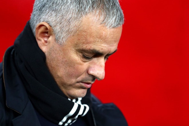 Roi MU, Mourinho se xa luon bong da dinh cao? hinh anh