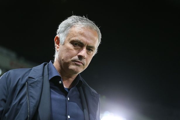 Jose Mourinho duoc moi binh luan Asian Cup 2019 hinh anh