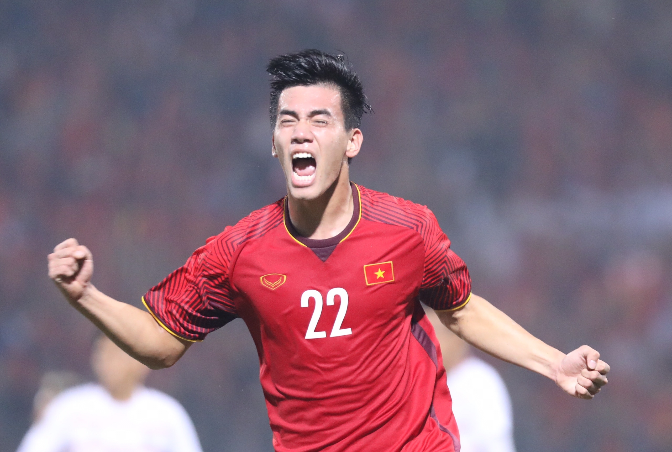 'Tuyen Viet Nam nen kien nhan va choi bong dai truoc Iran' hinh anh