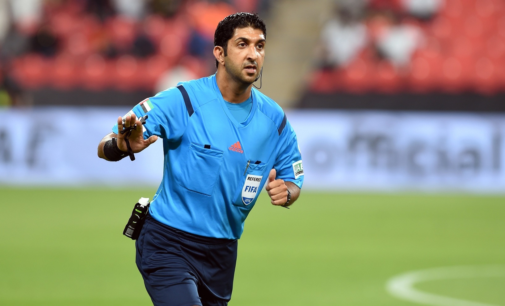 Bao Trung Quoc lo trong tai xu ep doi nha trong tran gap Thai Lan hinh anh