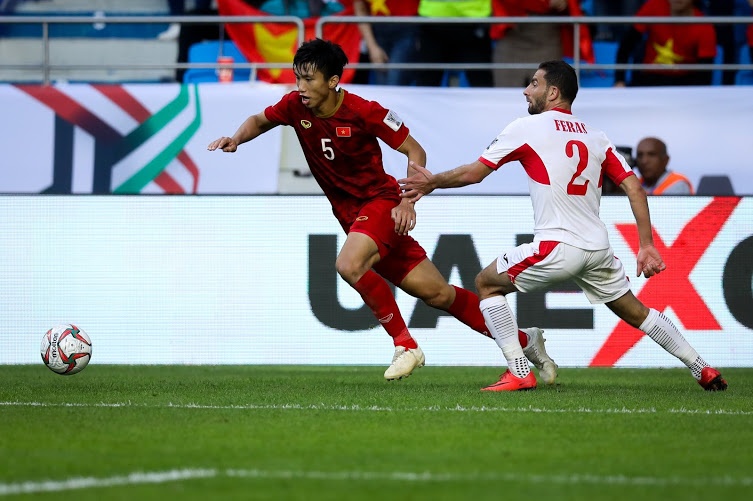 Nga mu truoc HLV Park Hang-seo va dau an hau ve canh bien ao hinh anh