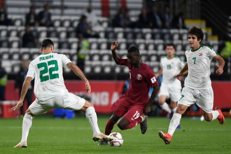 Asian Cup: Khan dai diu hiu, co so vat chat ngheo nan hinh anh