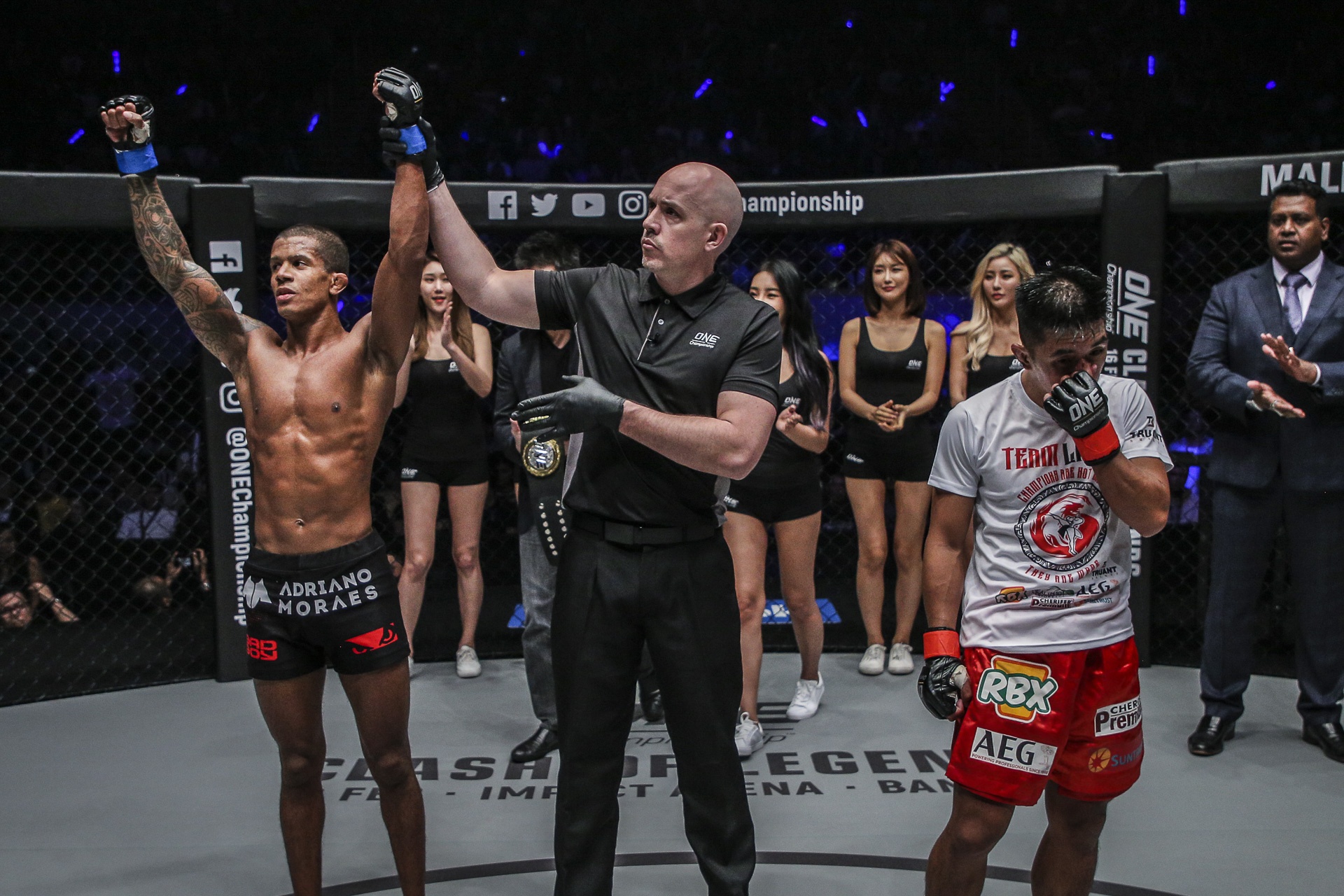 Pha be chan 180 do doi thu cua vo si Brazil anh 1