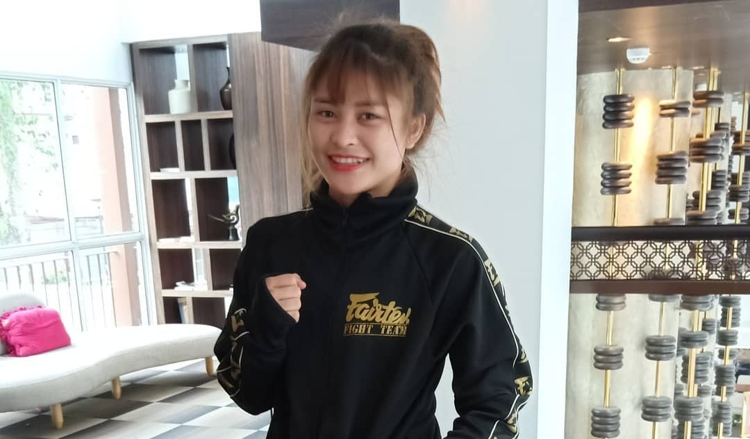 Hot-girl kickboxing gui loi khuyen den vo si nu Viet Nam hinh anh