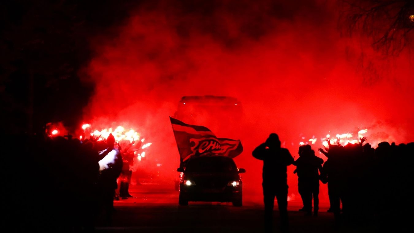 Canh tuong chao don doi nha hung vi cua fan Zenit hinh anh